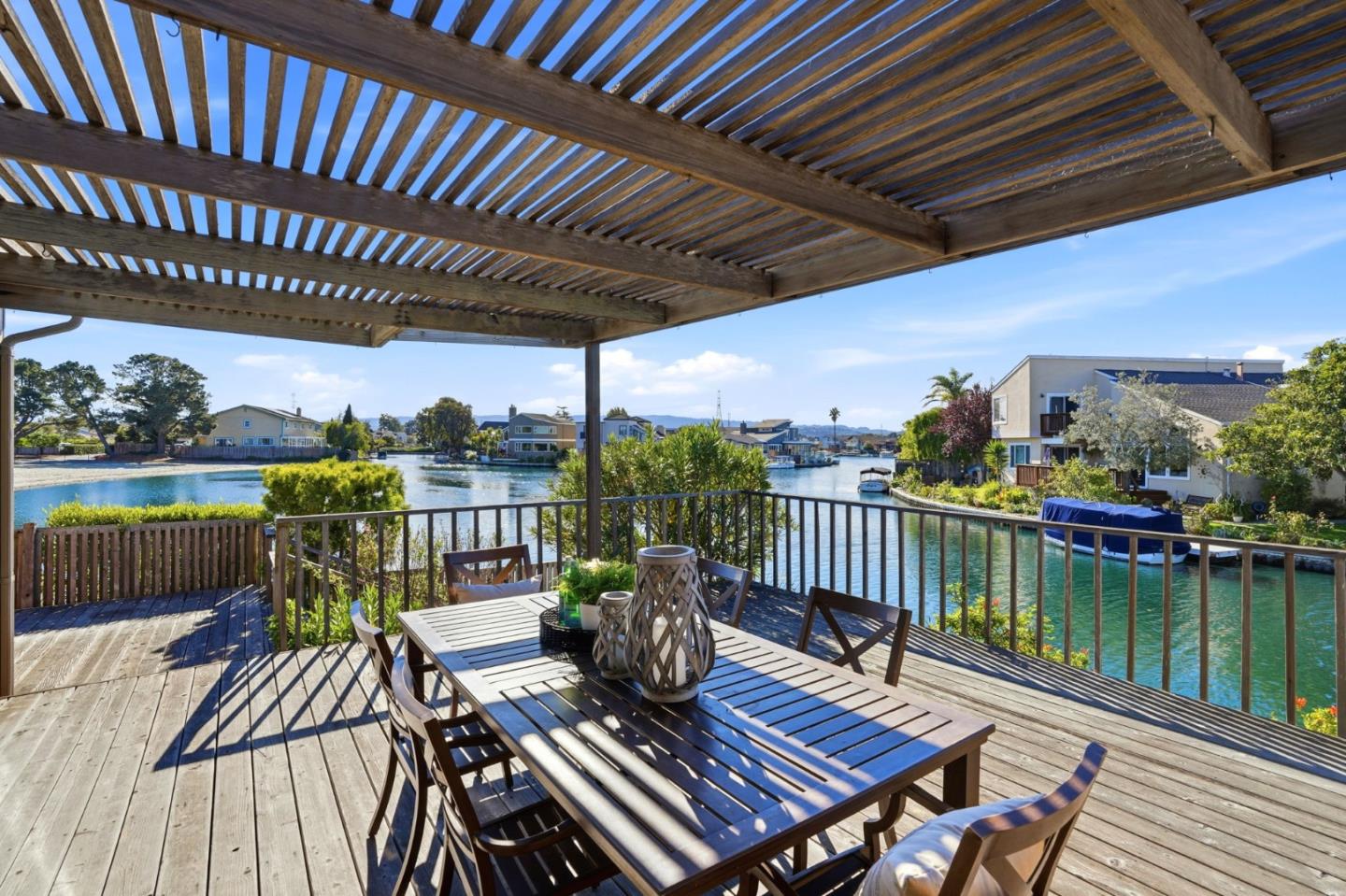 1190 Flying Fish Street