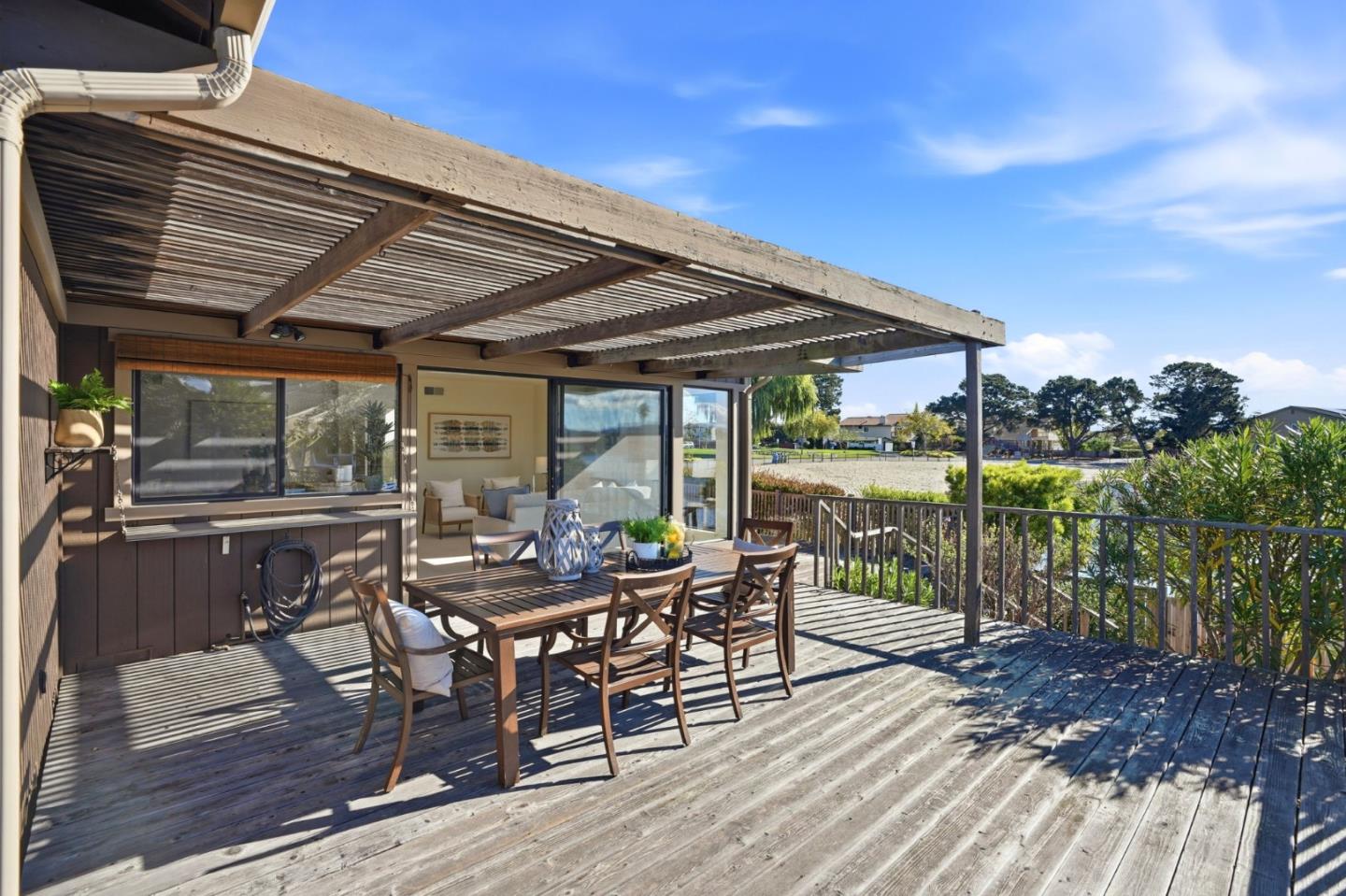 1190 Flying Fish Street