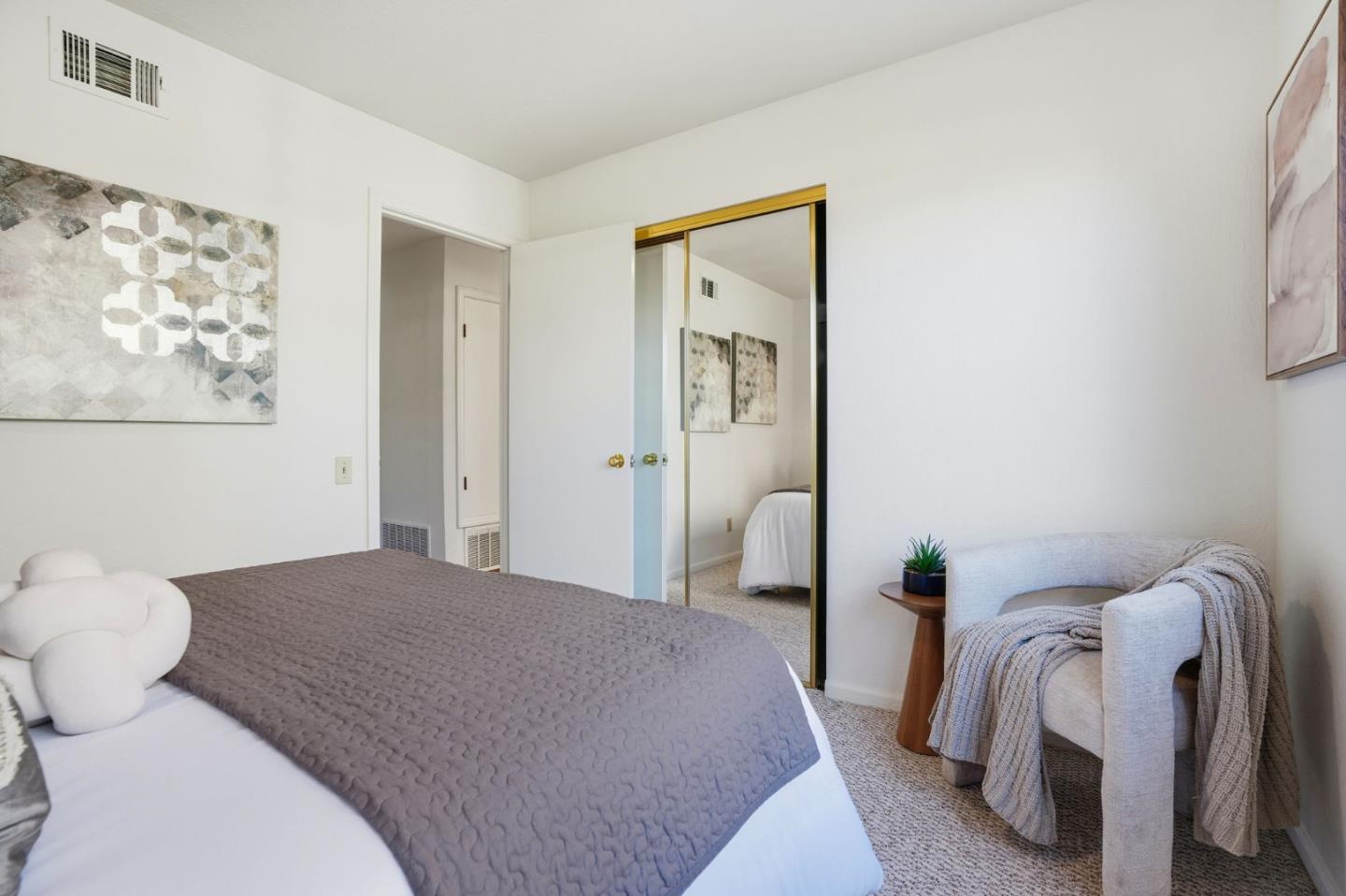 1190 Flying Fish Street