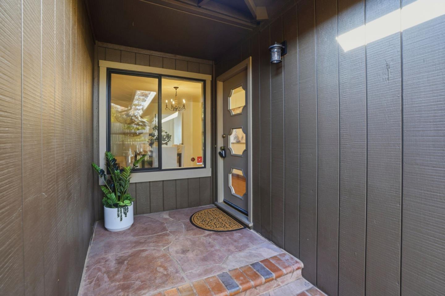 1190 Flying Fish Street