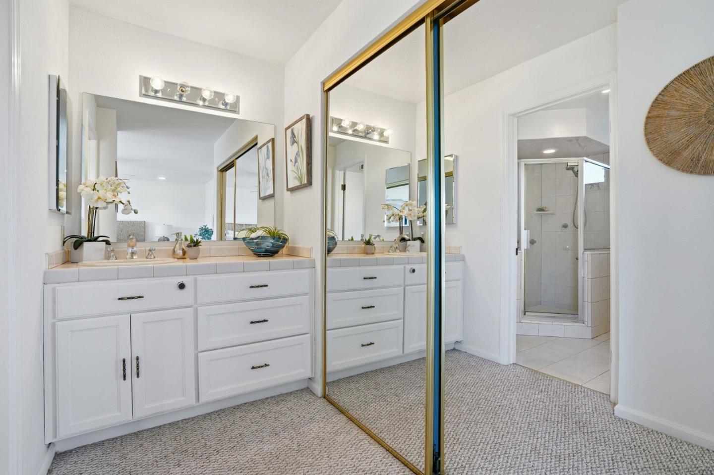 1190 Flying Fish Street