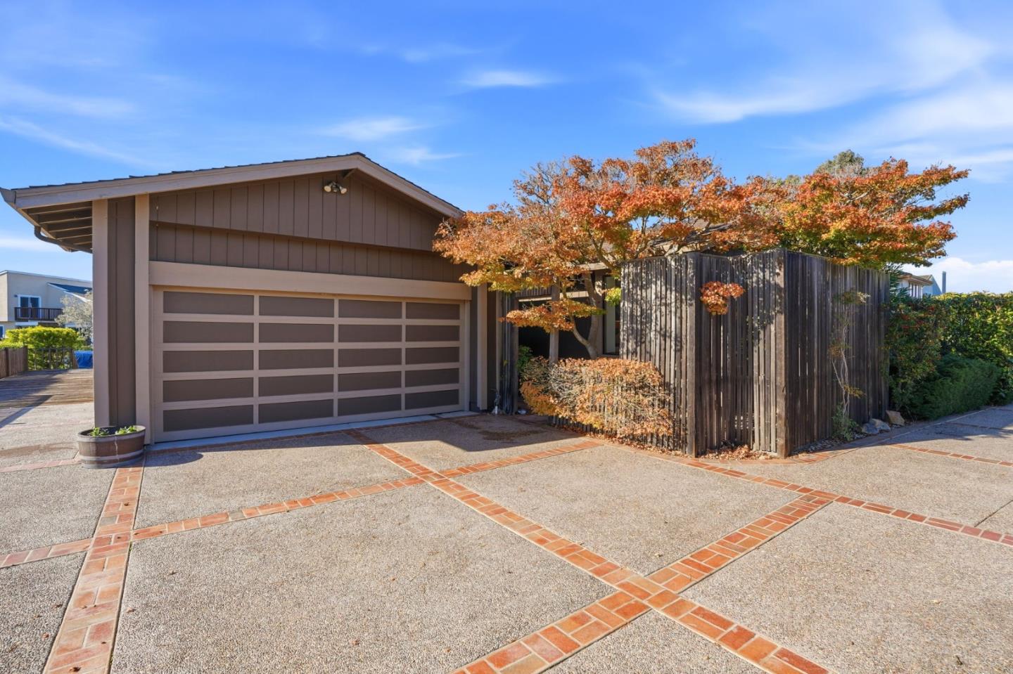 1190 Flying Fish Street