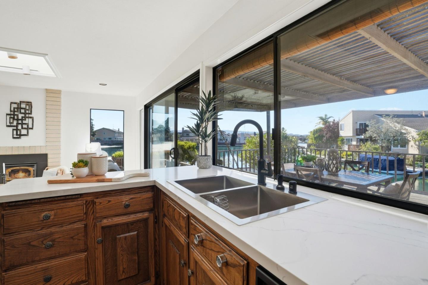 1190 Flying Fish Street