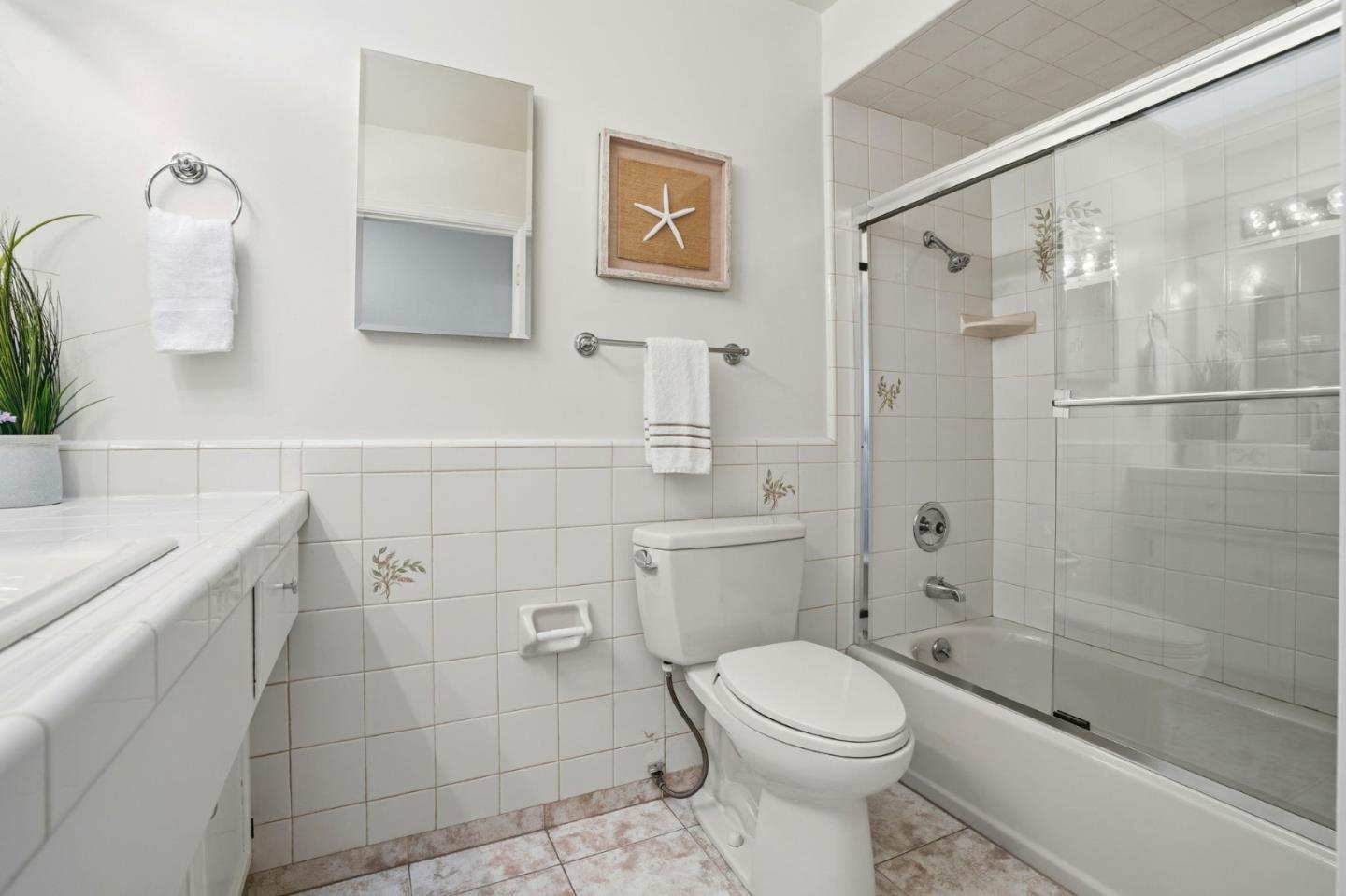 1190 Flying Fish Street