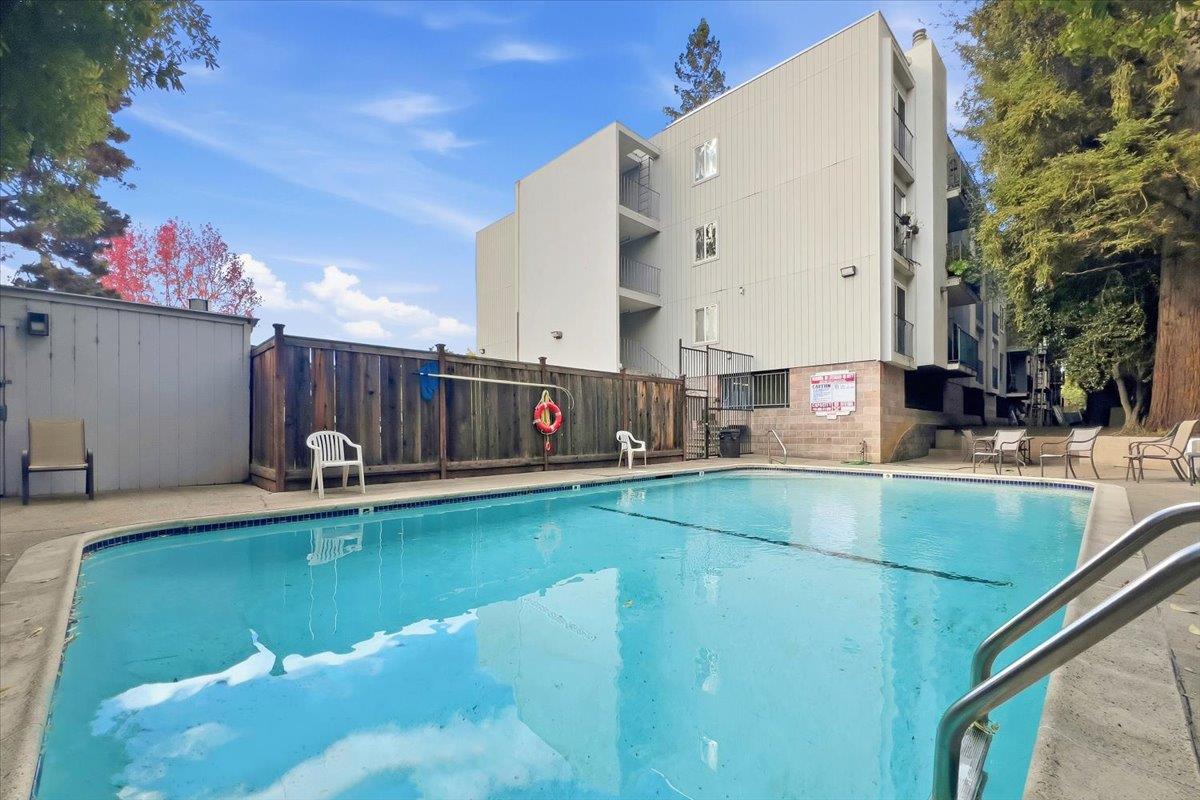 601 Leahy Street 201