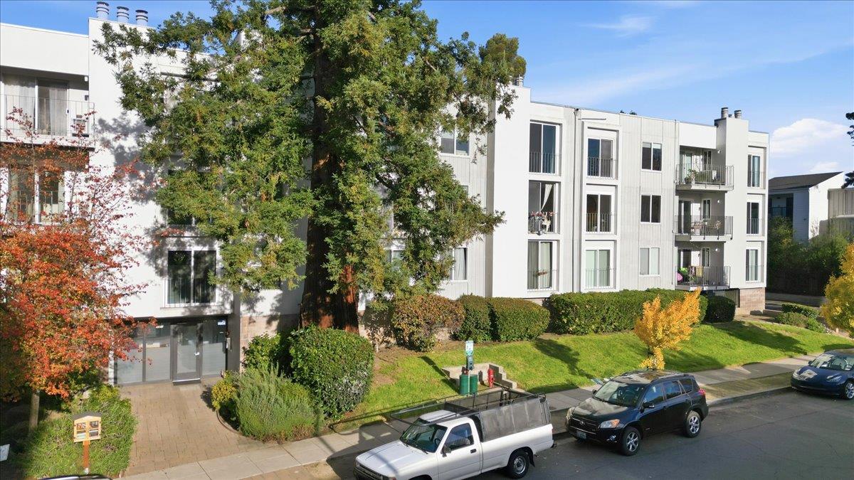 601 Leahy Street 201