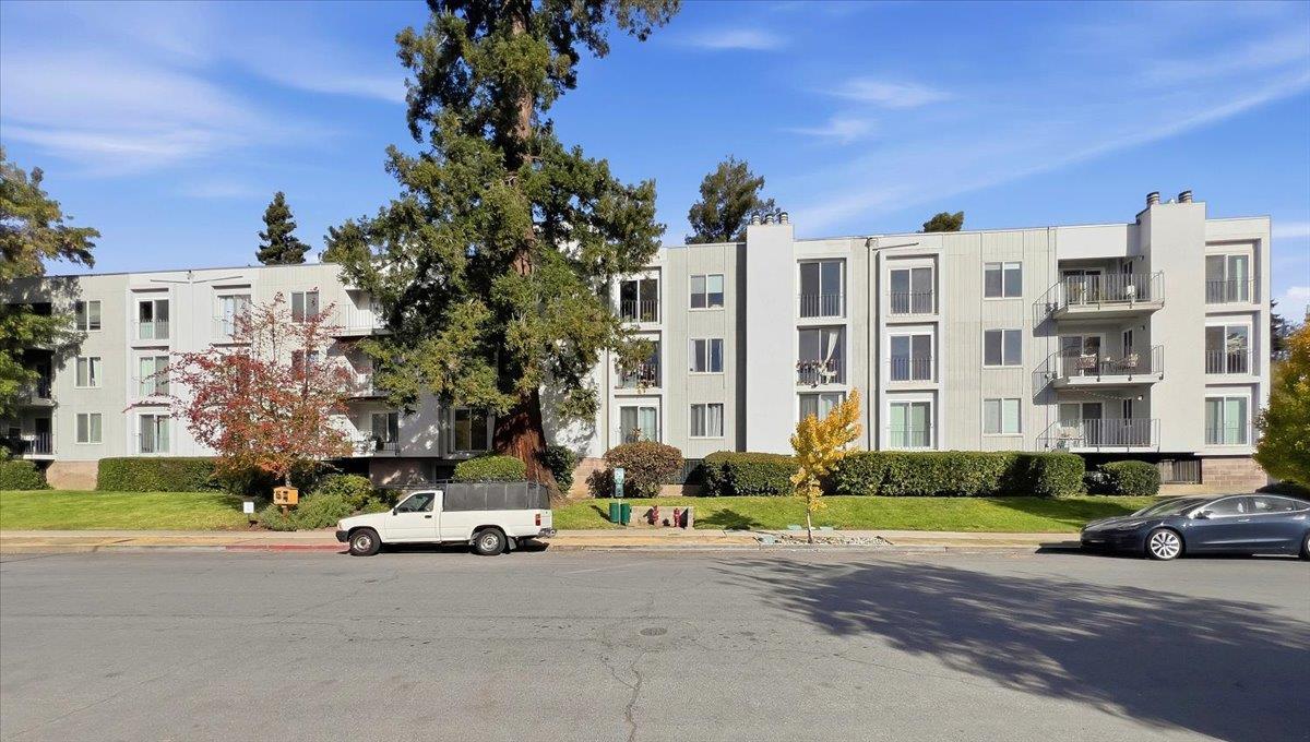 601 Leahy Street 201