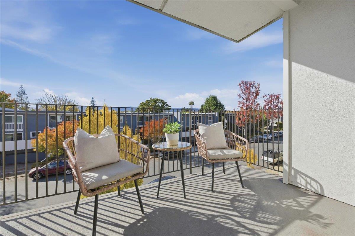 601 Leahy Street 201