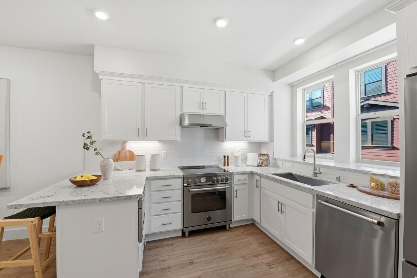 921 Mountain Ash Terrace 4