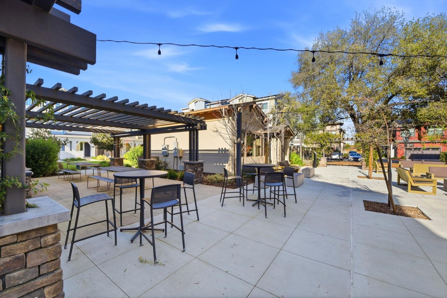 921 Mountain Ash Terrace 4