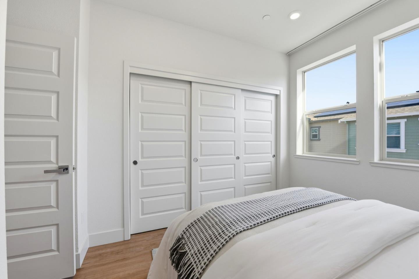 921 Mountain Ash Terrace 4