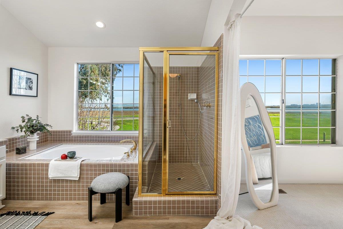 822 Seal Pointe Drive