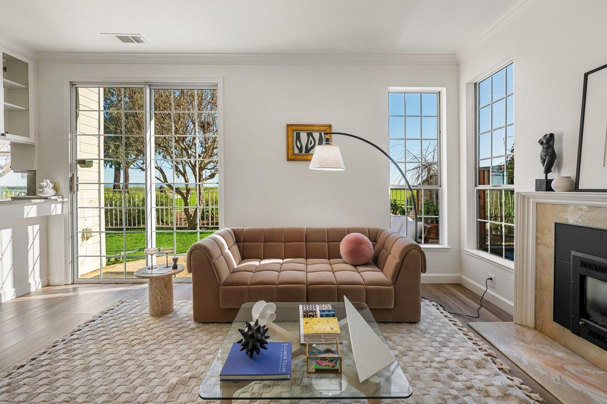 822 Seal Pointe Drive