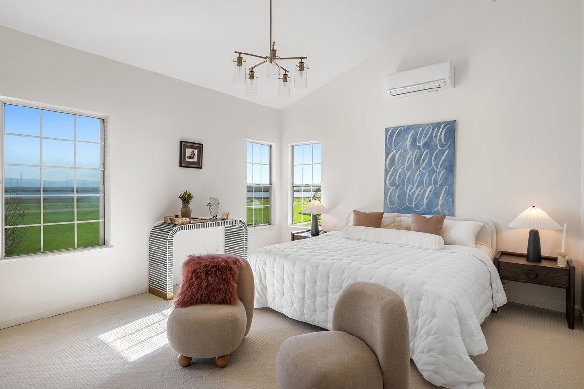 822 Seal Pointe Drive