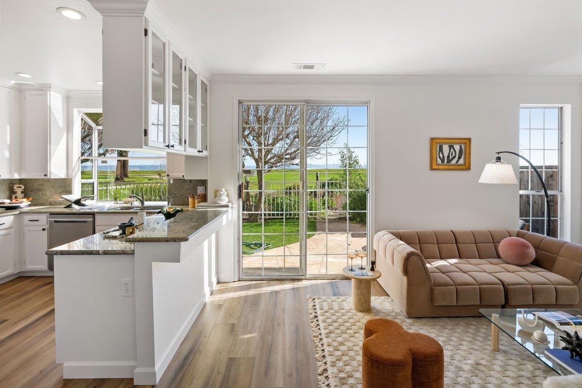 822 Seal Pointe Drive