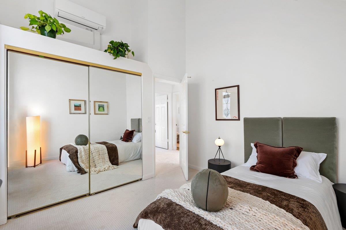 822 Seal Pointe Drive