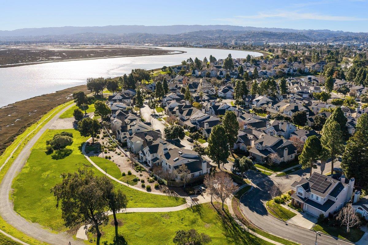 822 Seal Pointe Drive