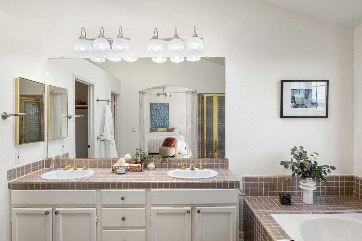 822 Seal Pointe Drive