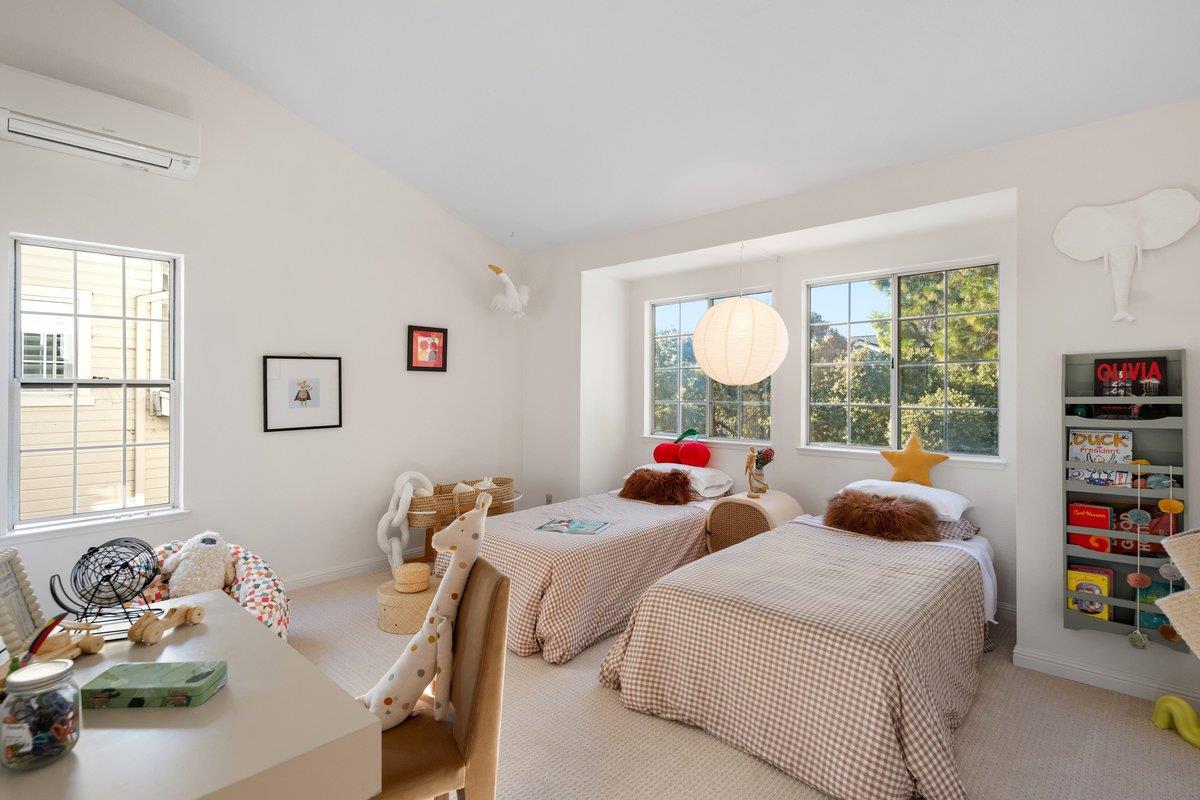 822 Seal Pointe Drive