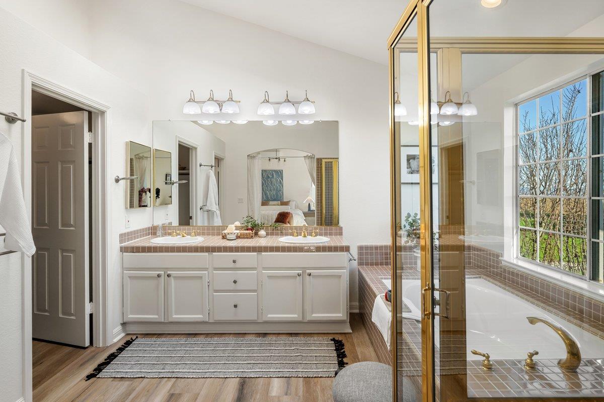 822 Seal Pointe Drive