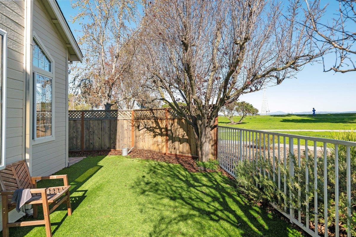 822 Seal Pointe Drive