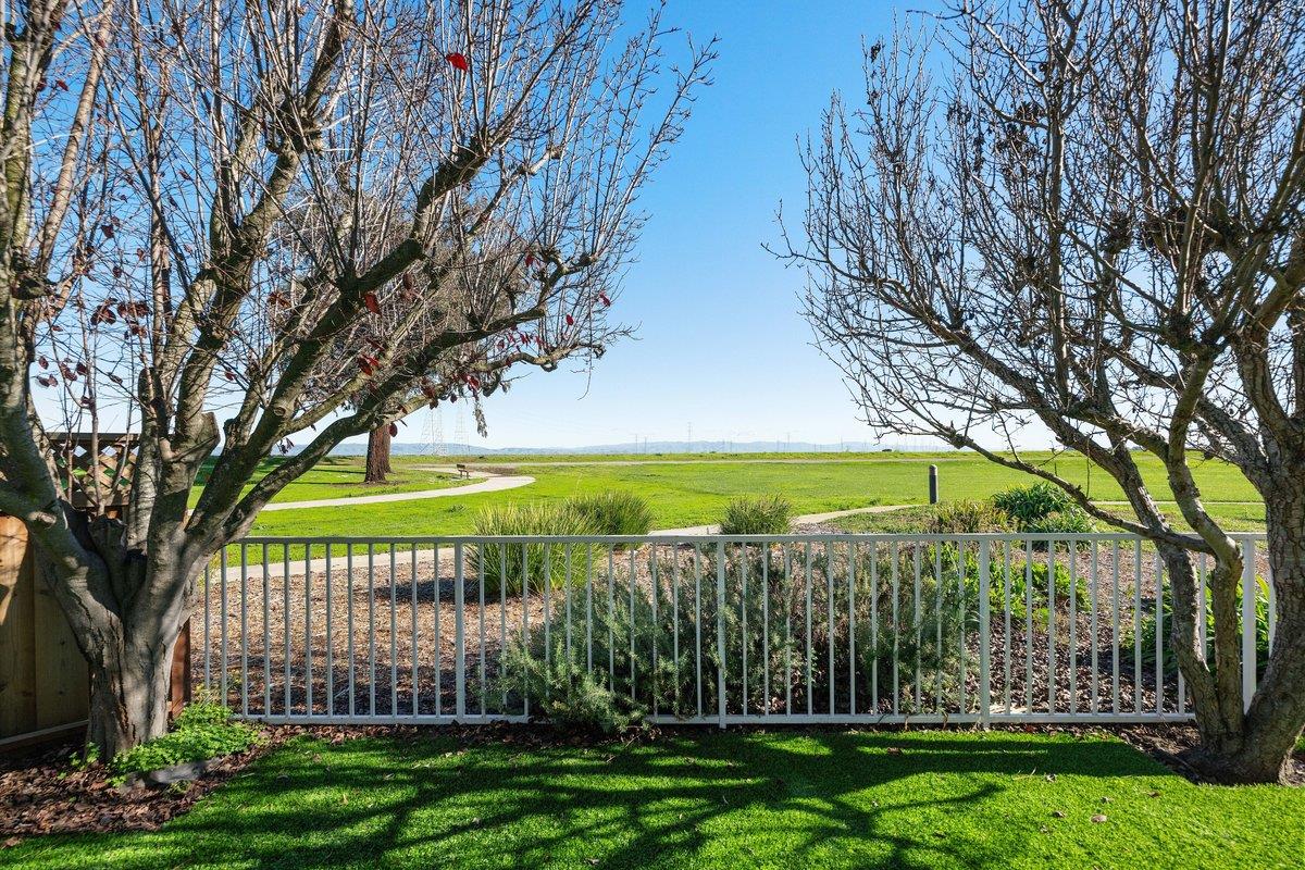 822 Seal Pointe Drive