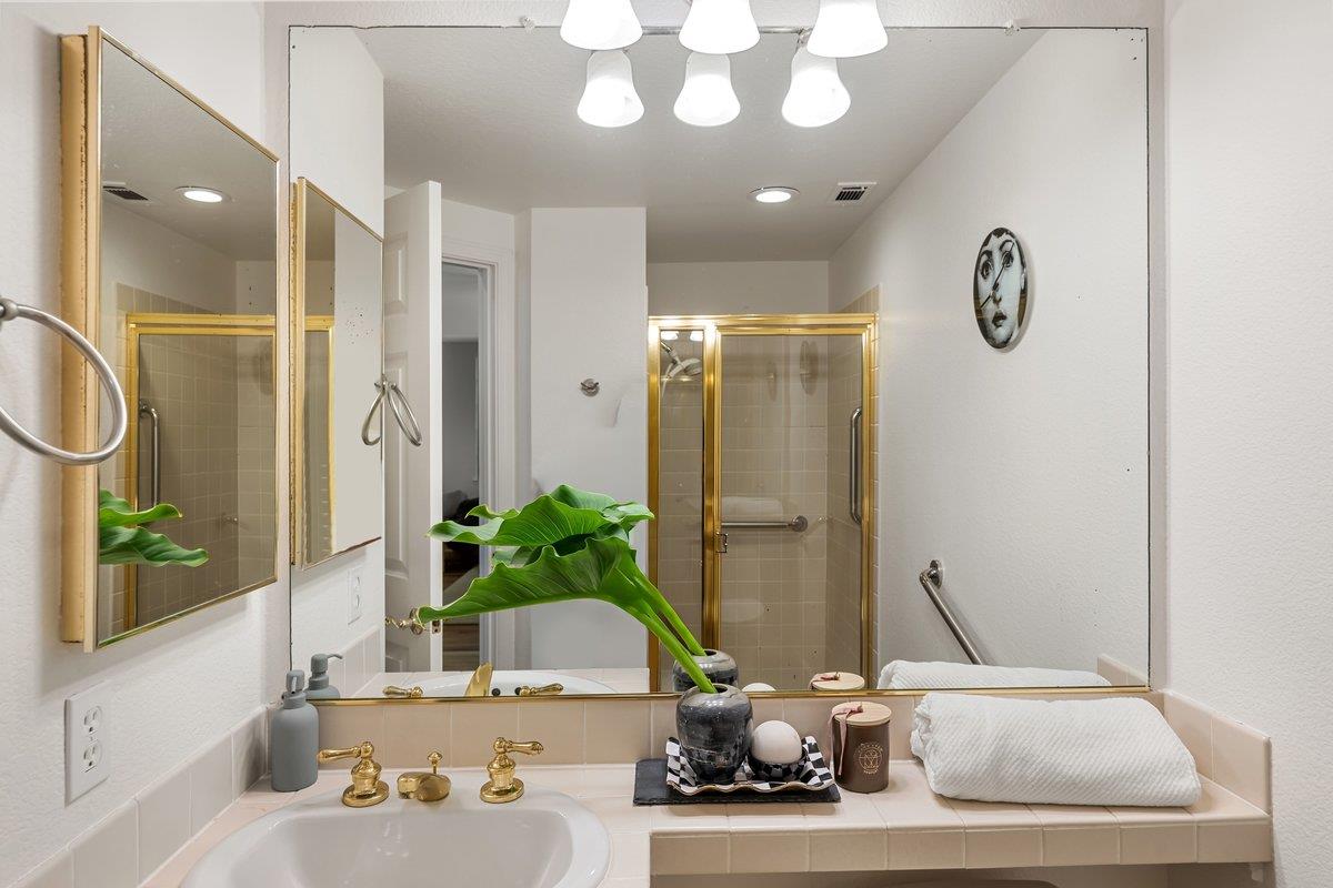 822 Seal Pointe Drive