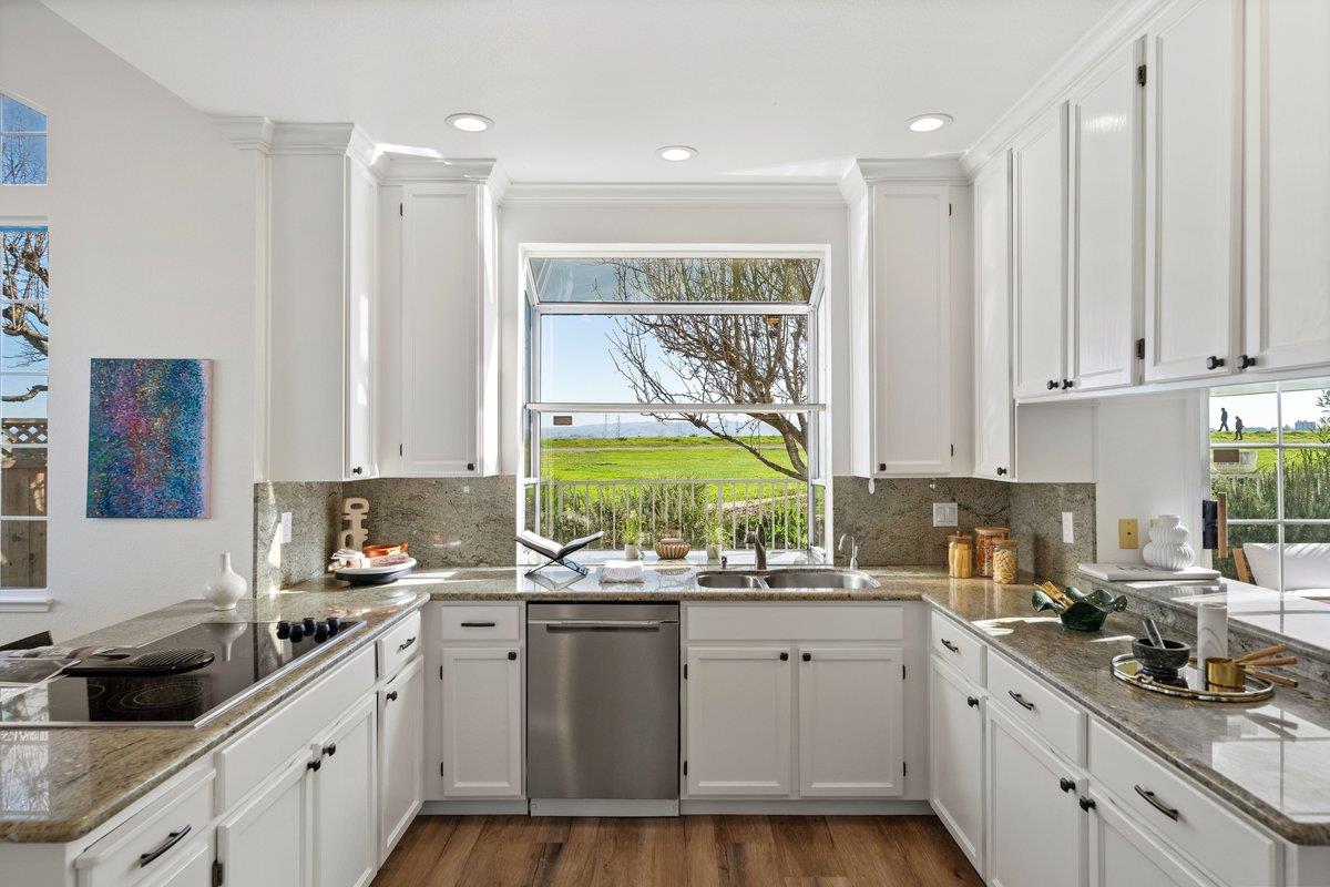 822 Seal Pointe Drive