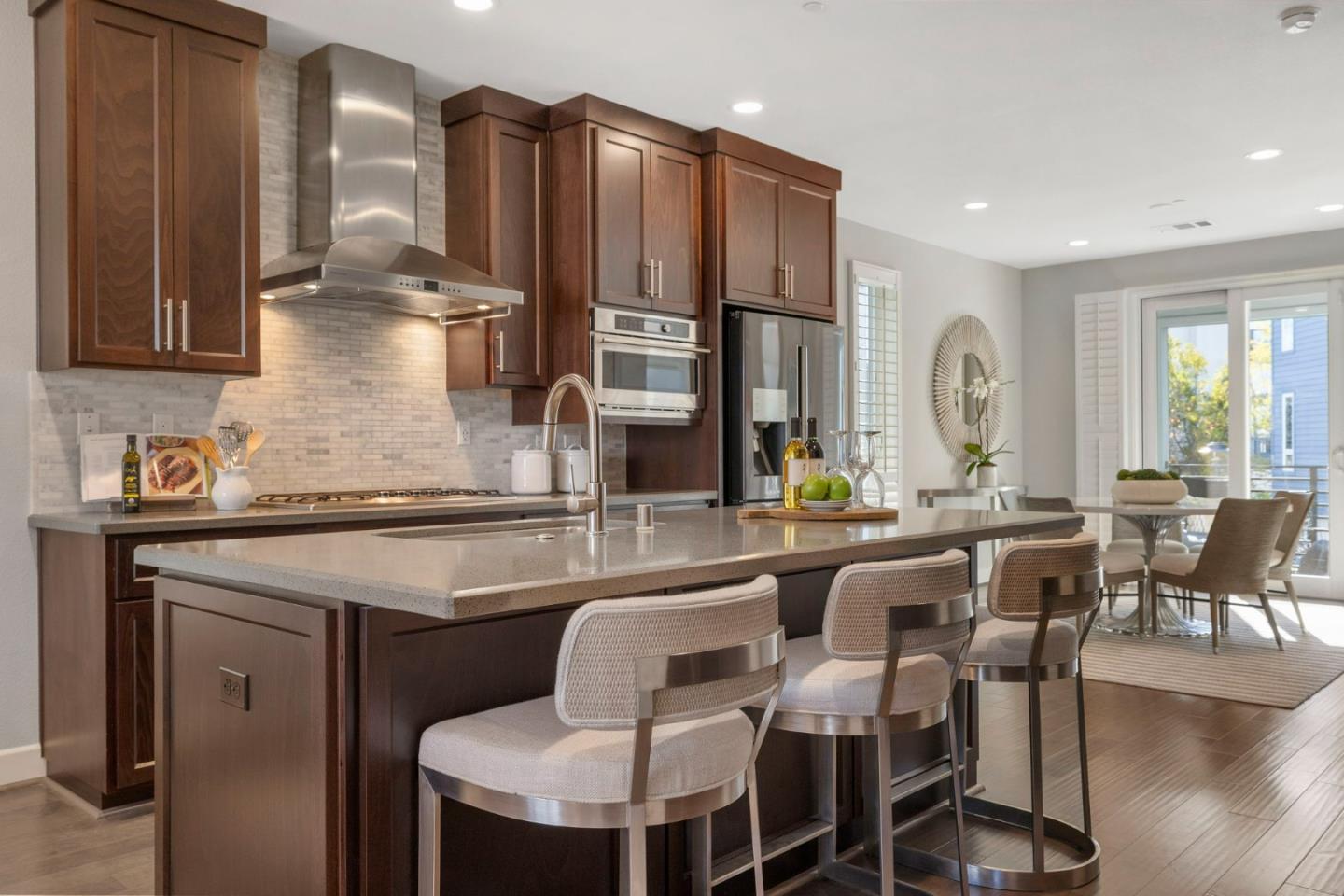 120 Franklin Parkway