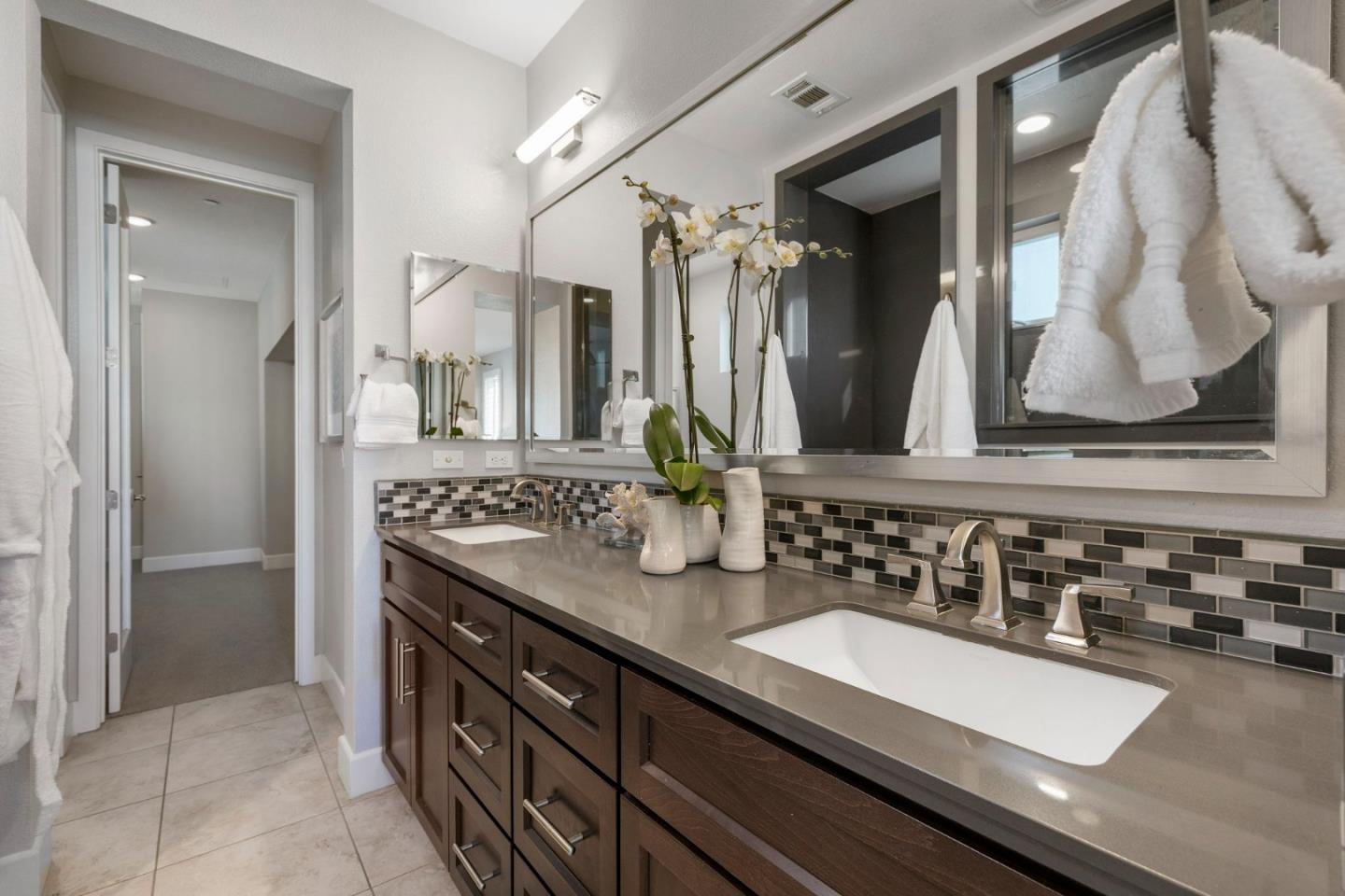 120 Franklin Parkway