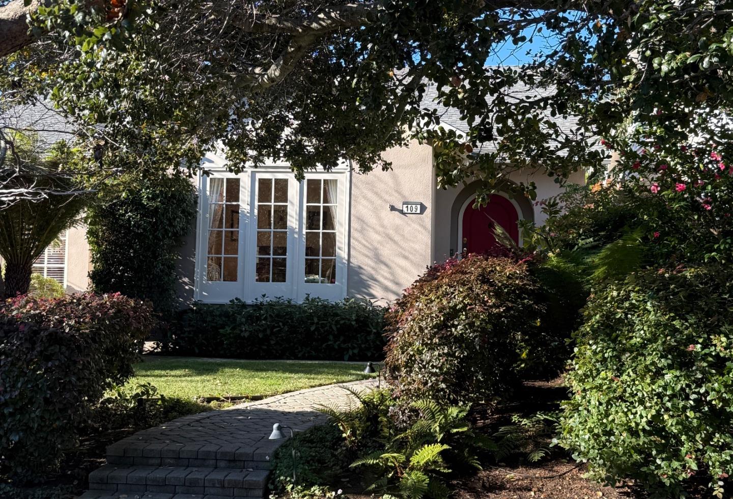 109 Occidental Avenue