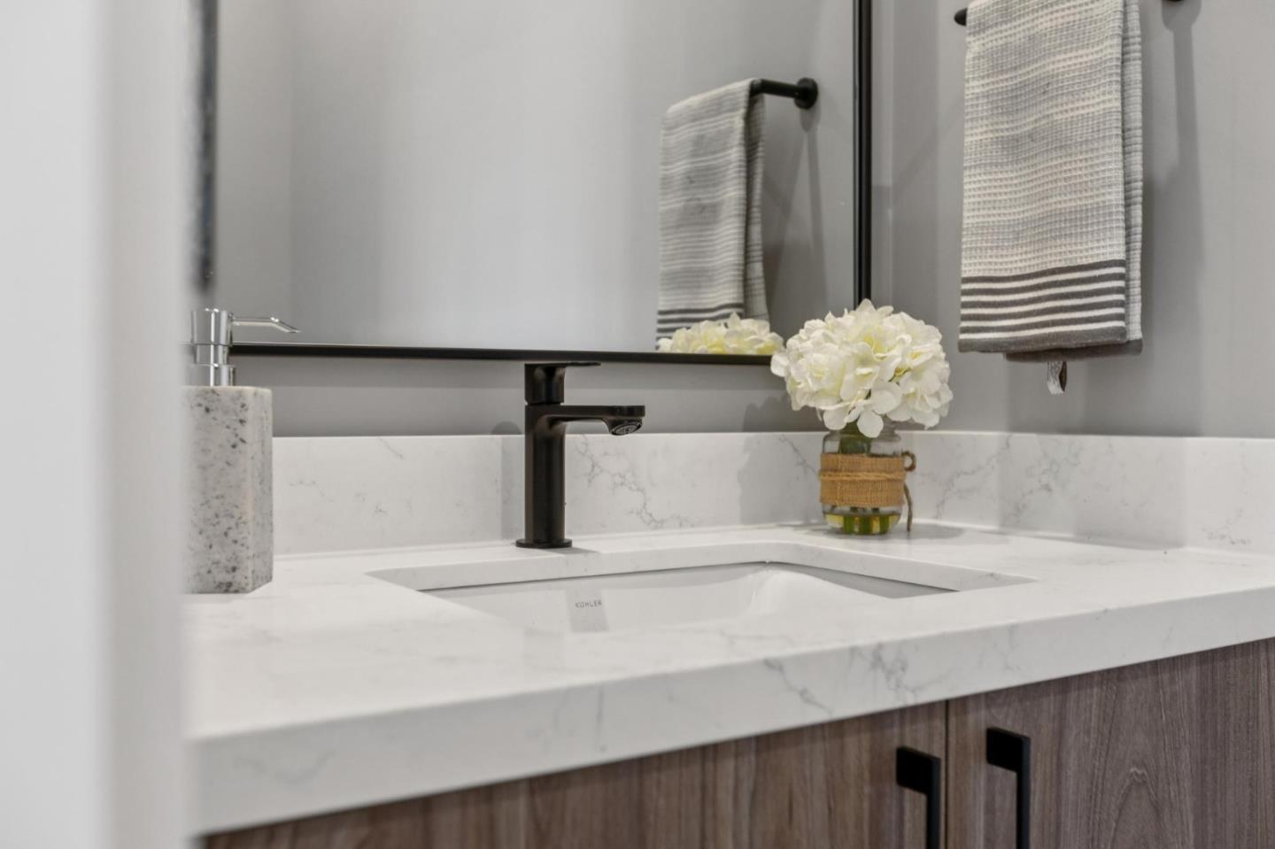 1433 Floribunda Avenue 8