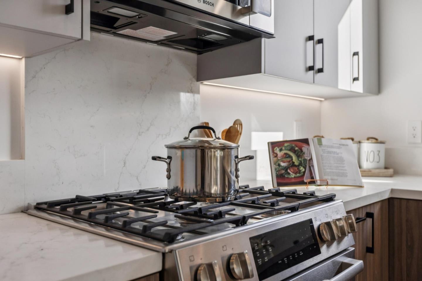 1433 Floribunda Avenue 8