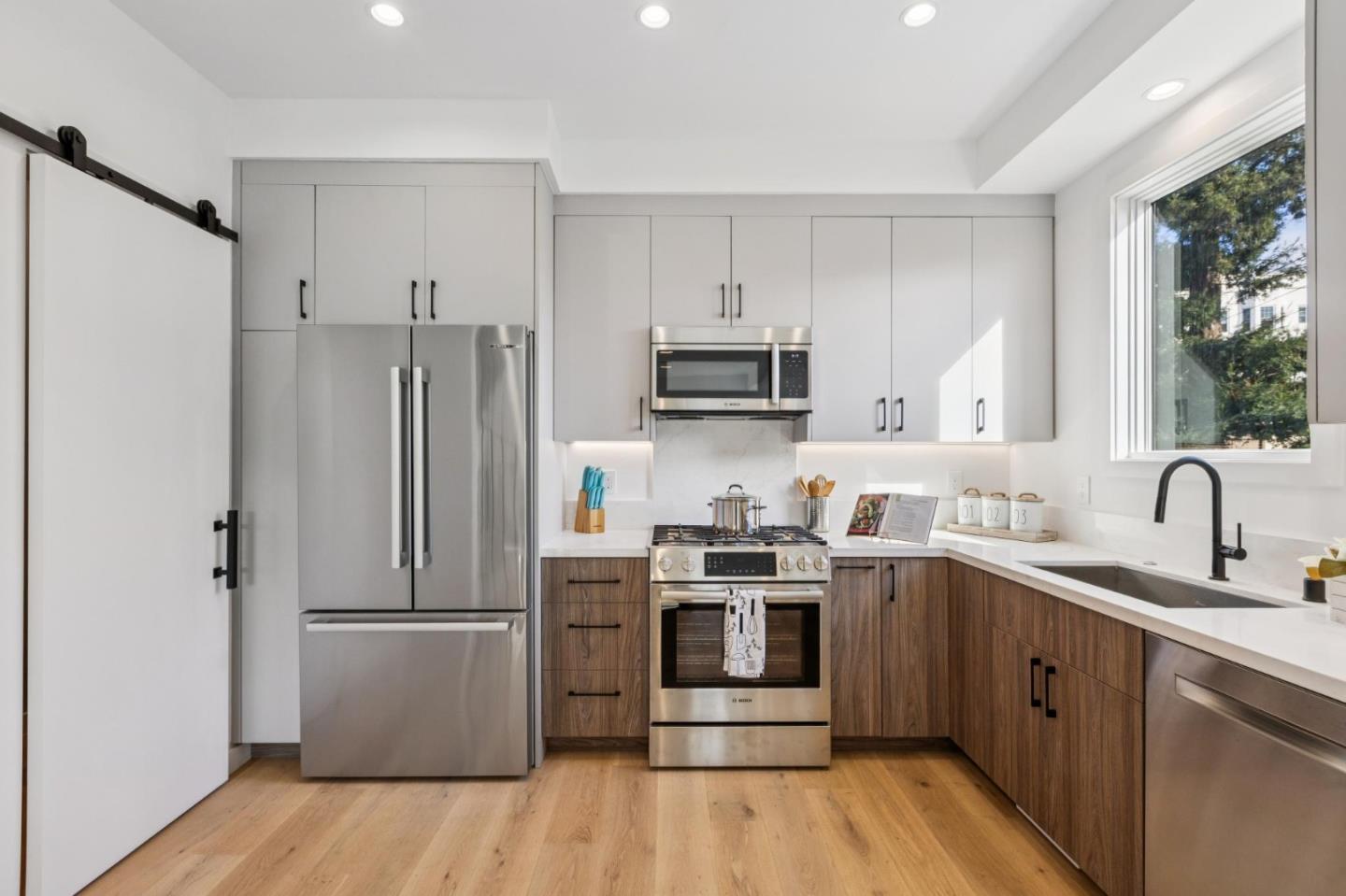 1433 Floribunda Avenue 8