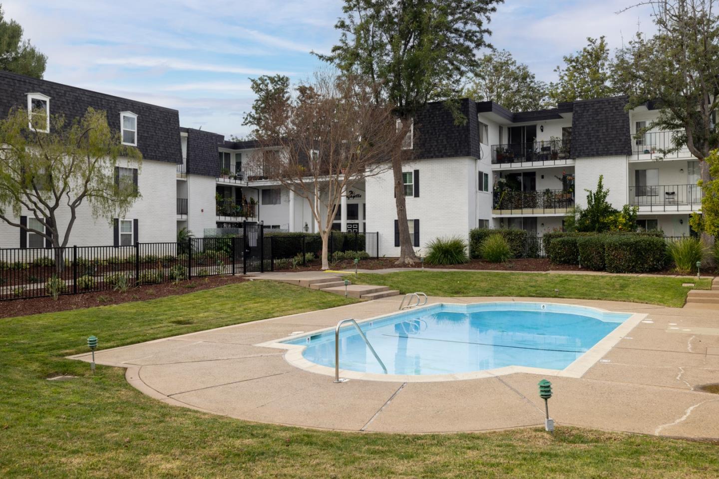 1945 Mount Vernon Court 16