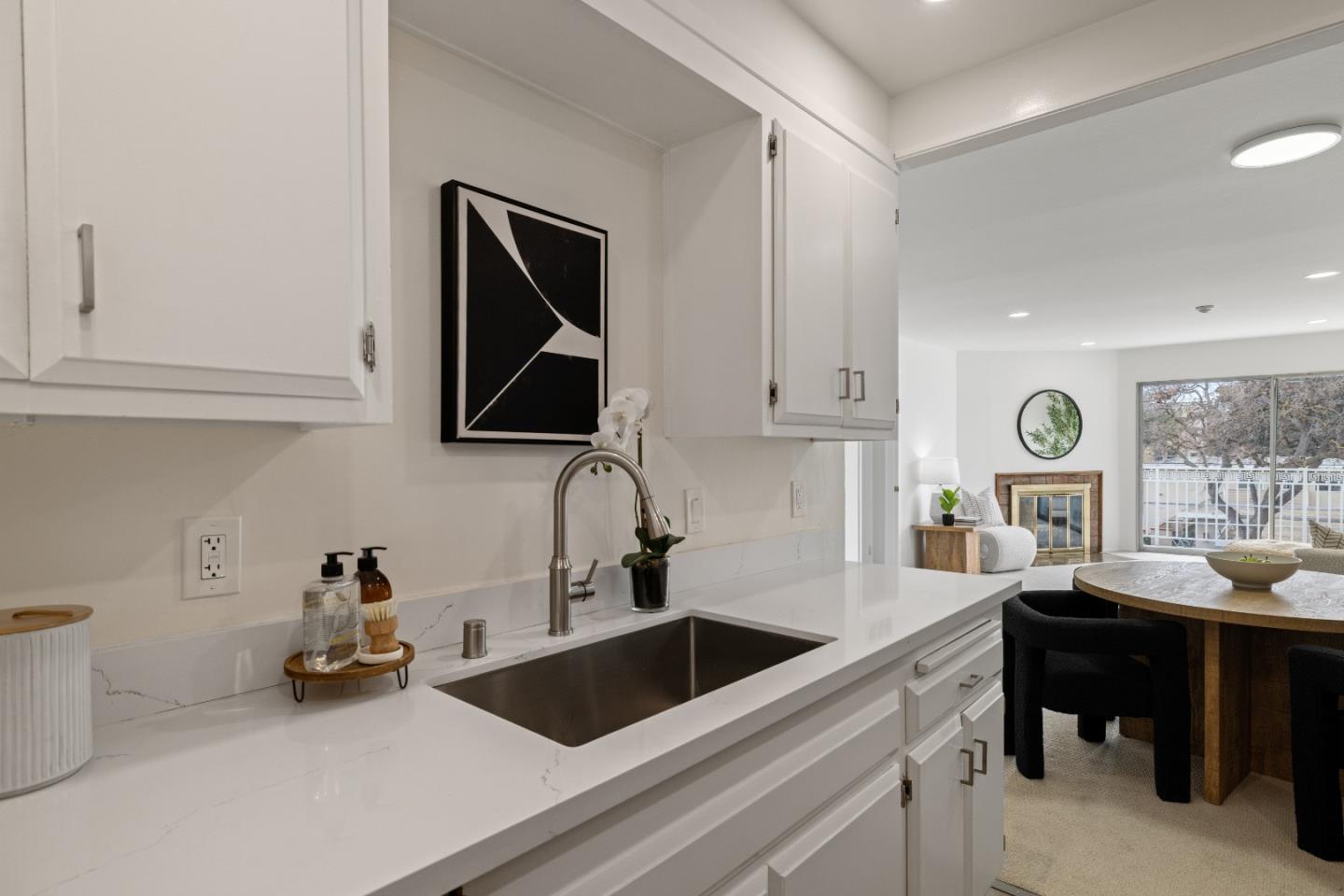 1945 Mount Vernon Court 16