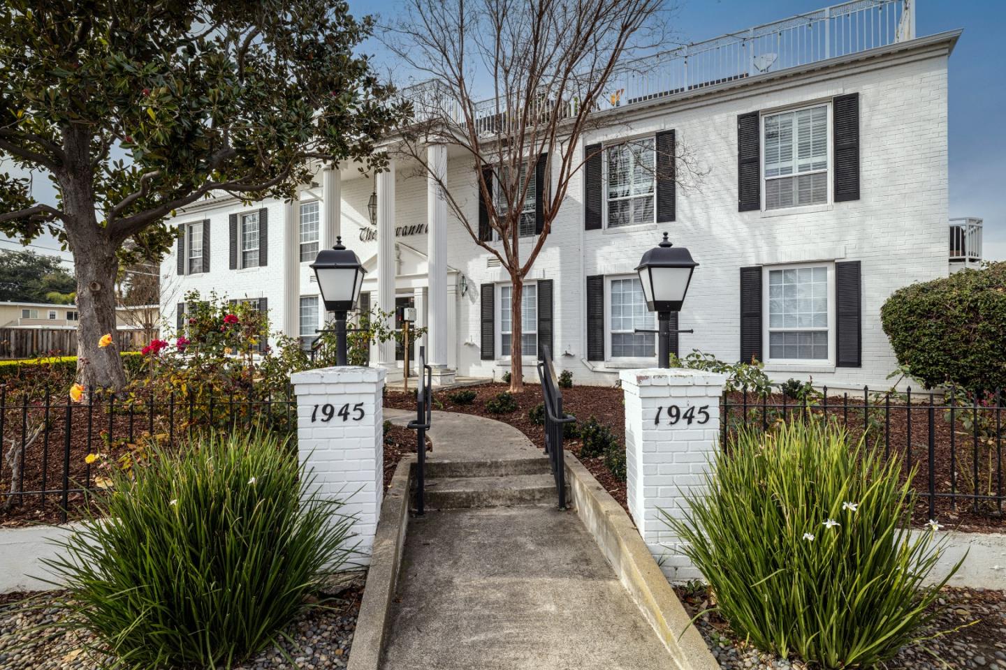 1945 Mount Vernon Court 16