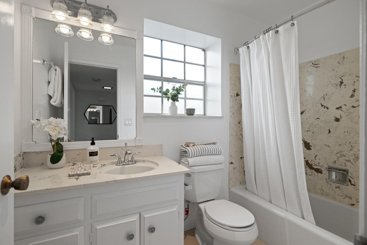 1945 Mount Vernon Court 16