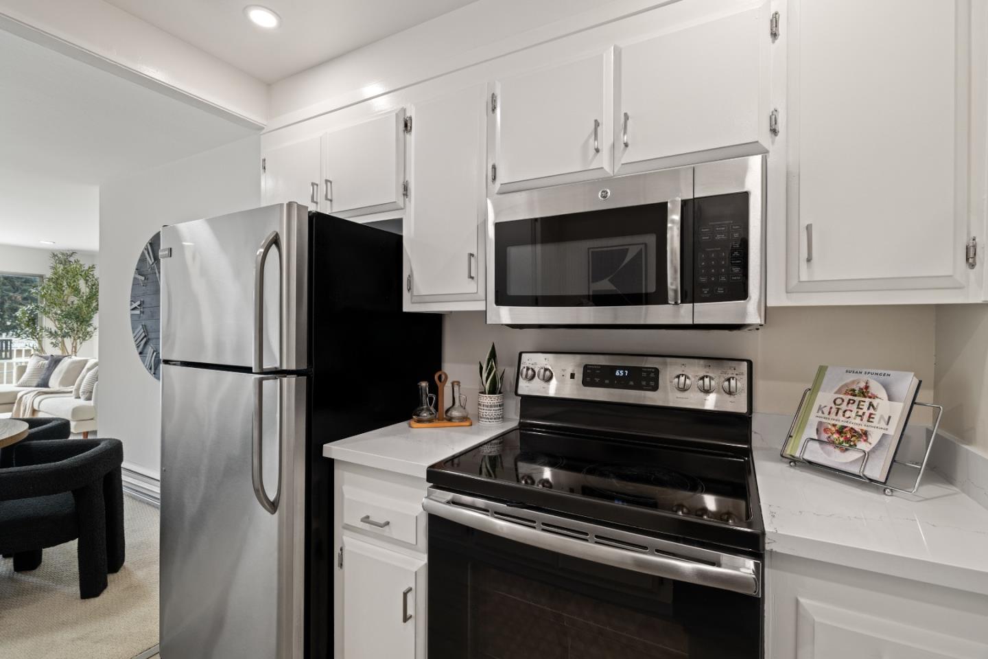 1945 Mount Vernon Court 16