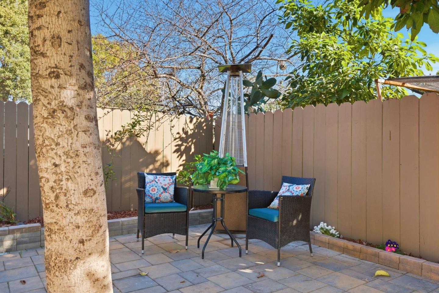 2212 Dumbarton Avenue