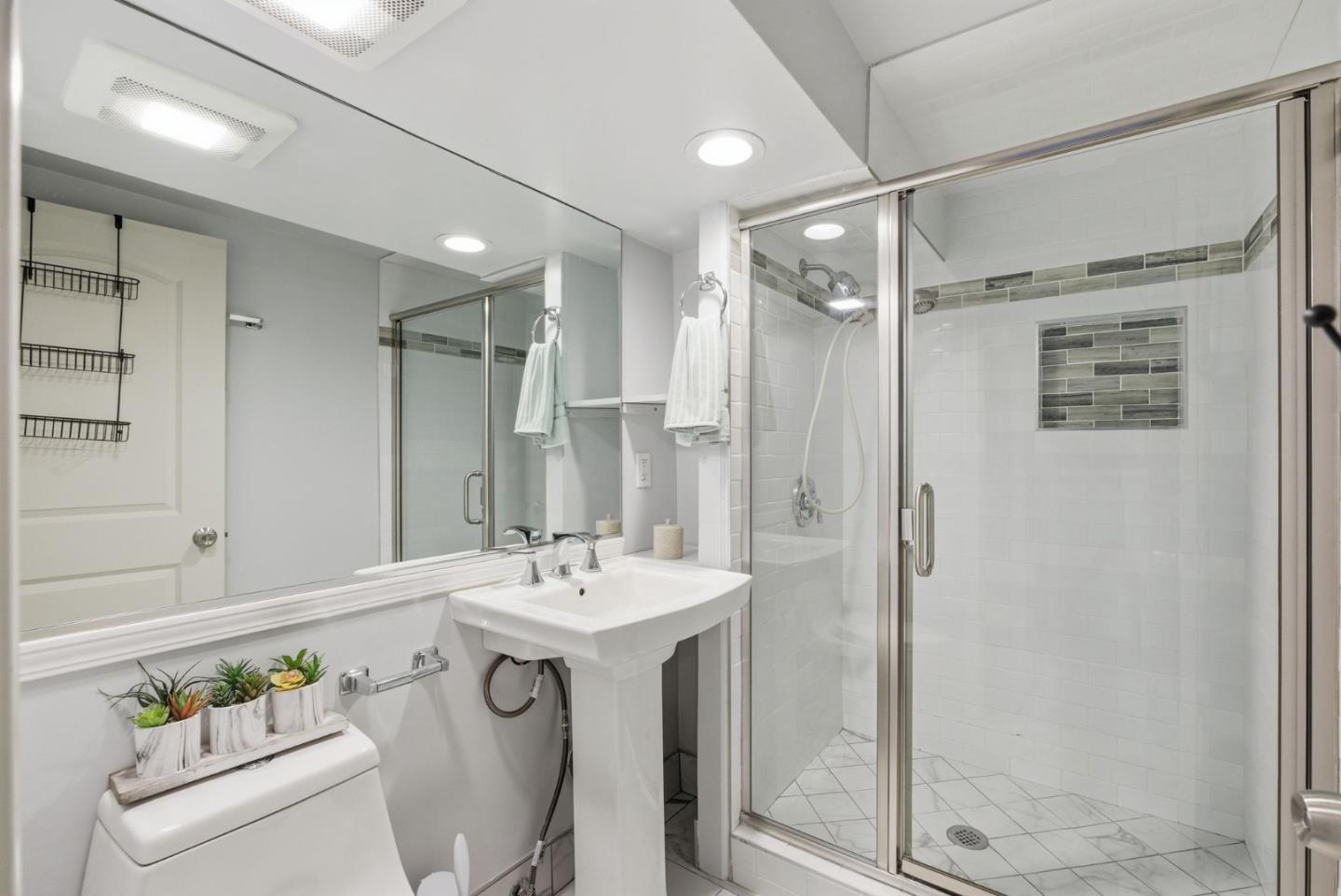 2212 Dumbarton Avenue