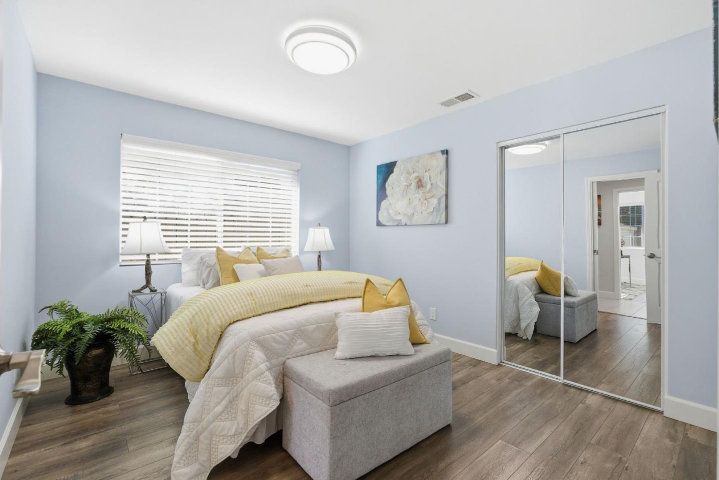 2212 Dumbarton Avenue