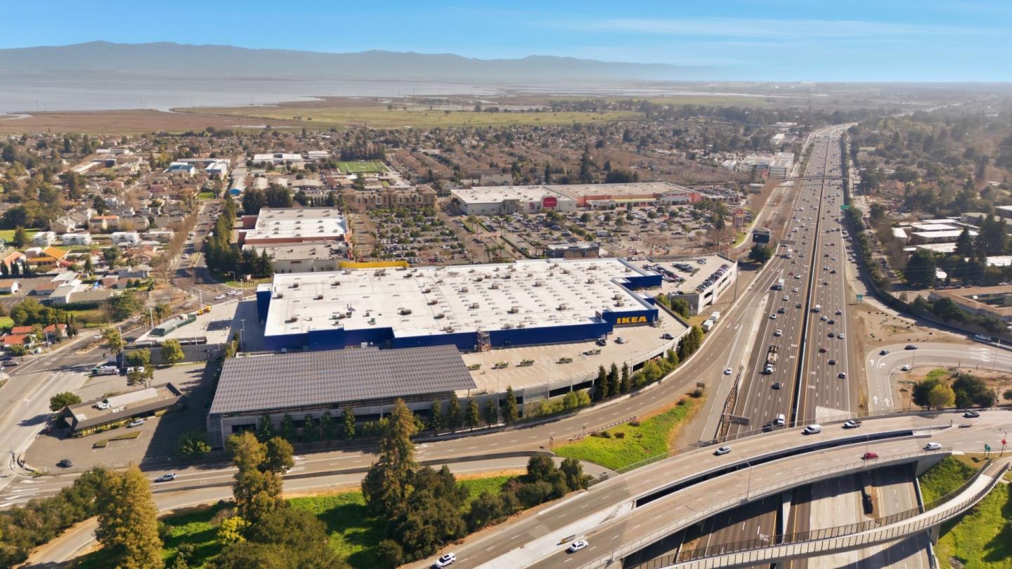 2212 Dumbarton Avenue