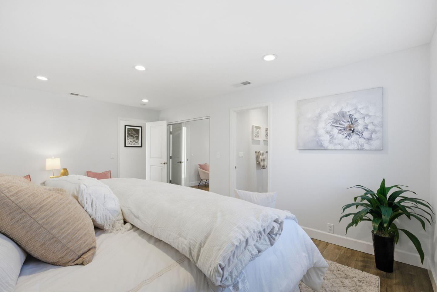 2212 Dumbarton Avenue