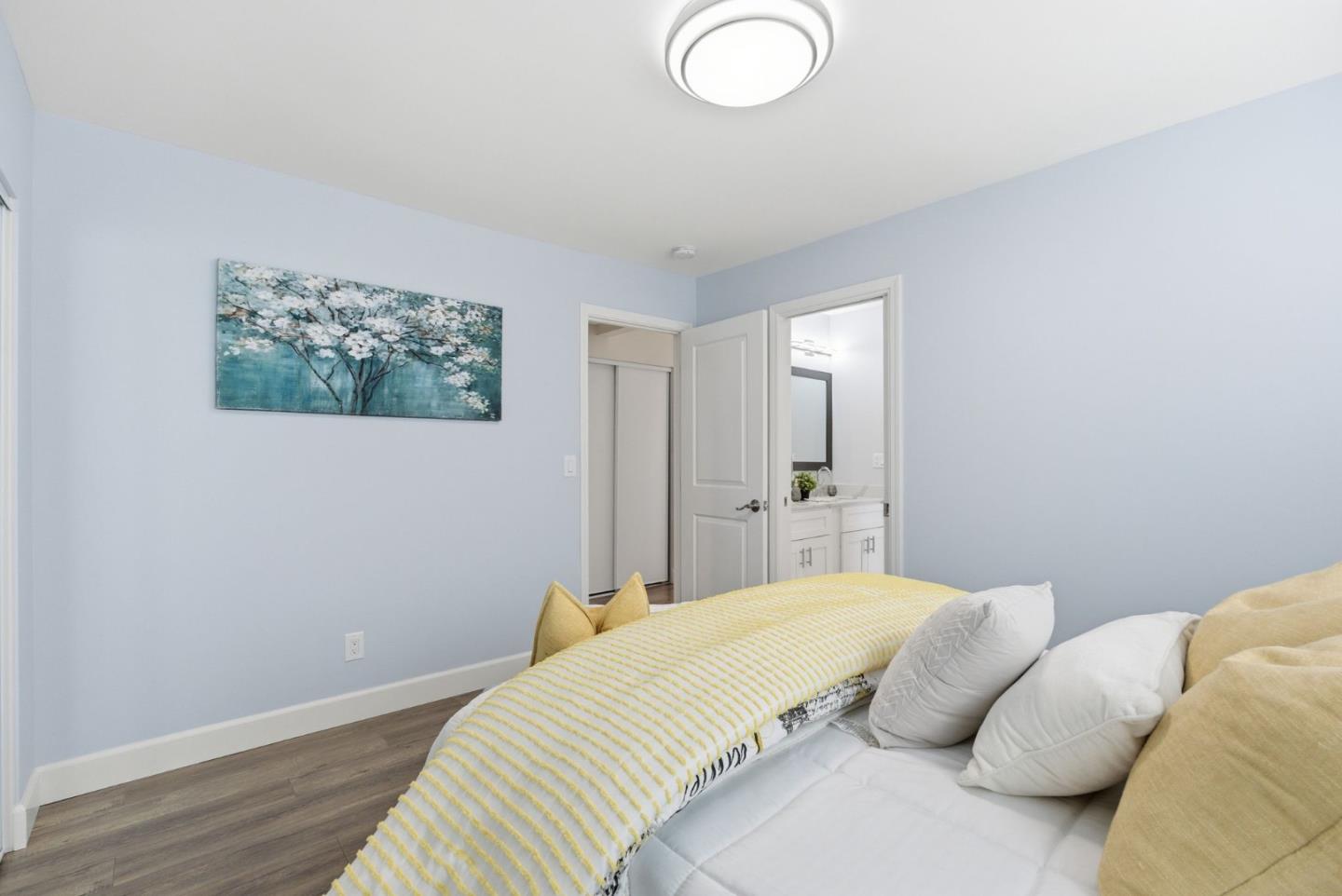 2212 Dumbarton Avenue