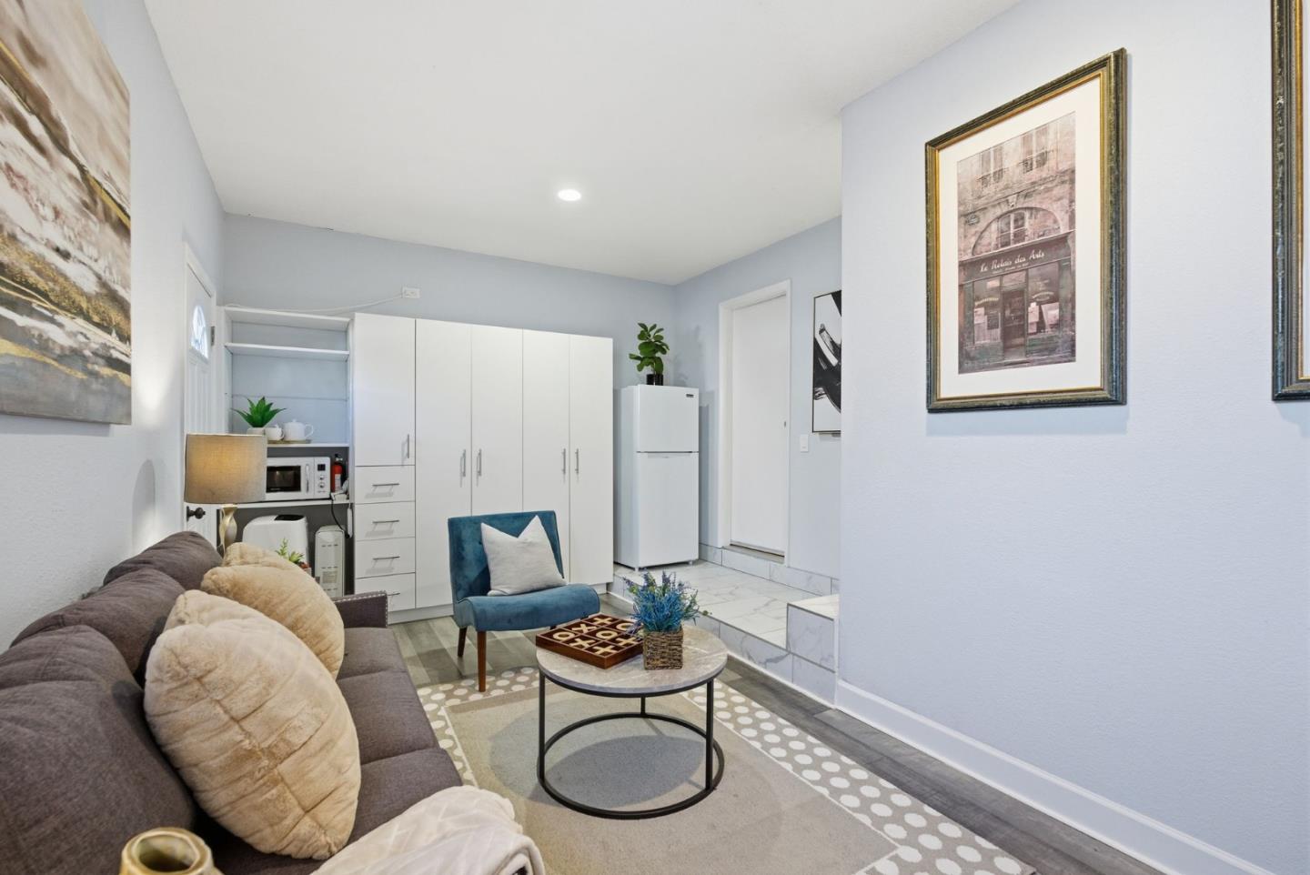 2212 Dumbarton Avenue