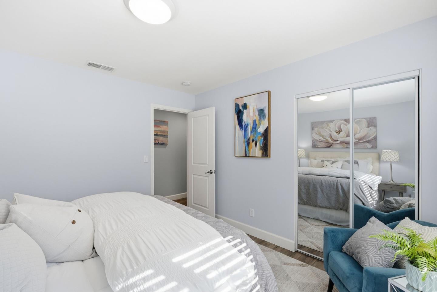 2212 Dumbarton Avenue