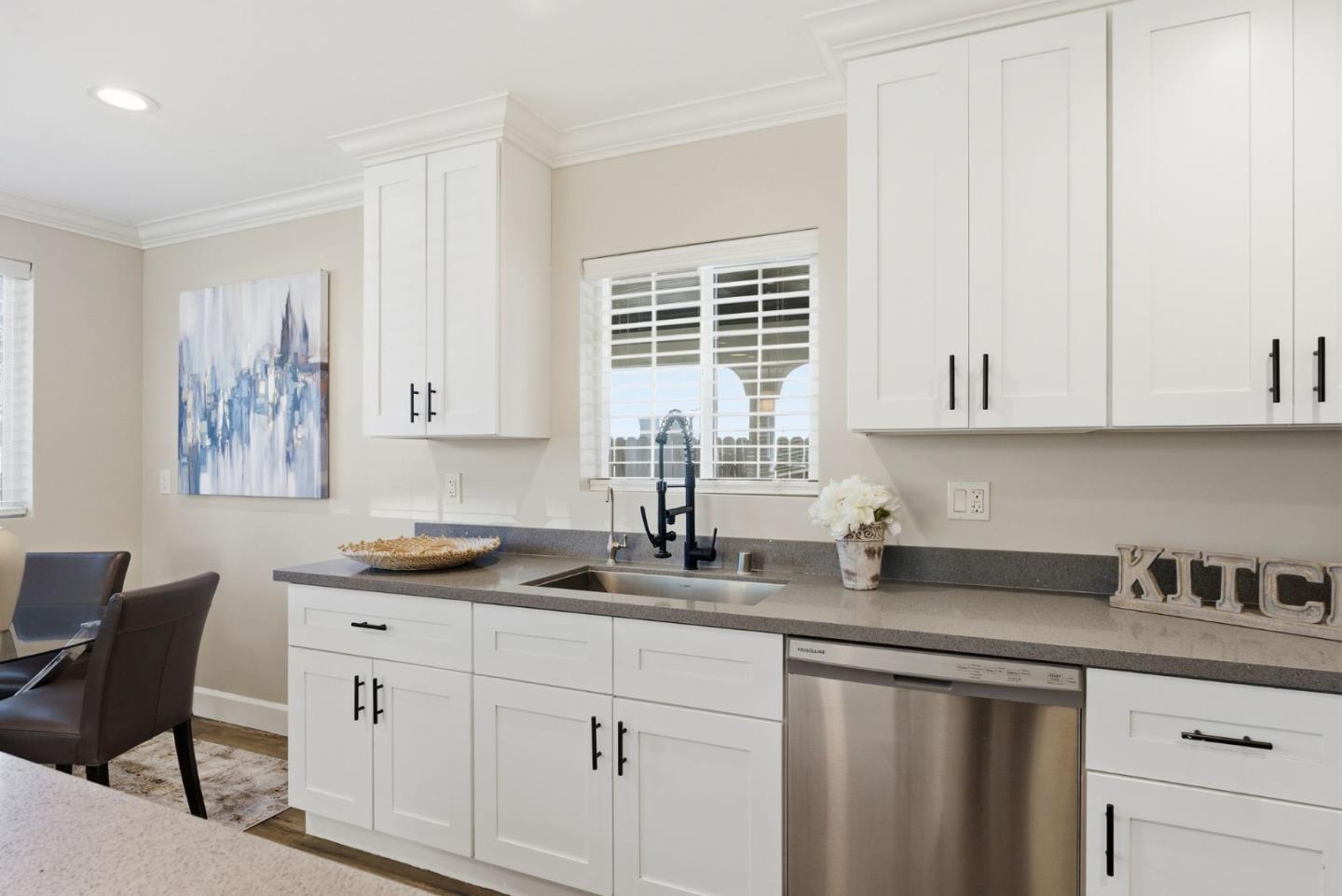 2212 Dumbarton Avenue