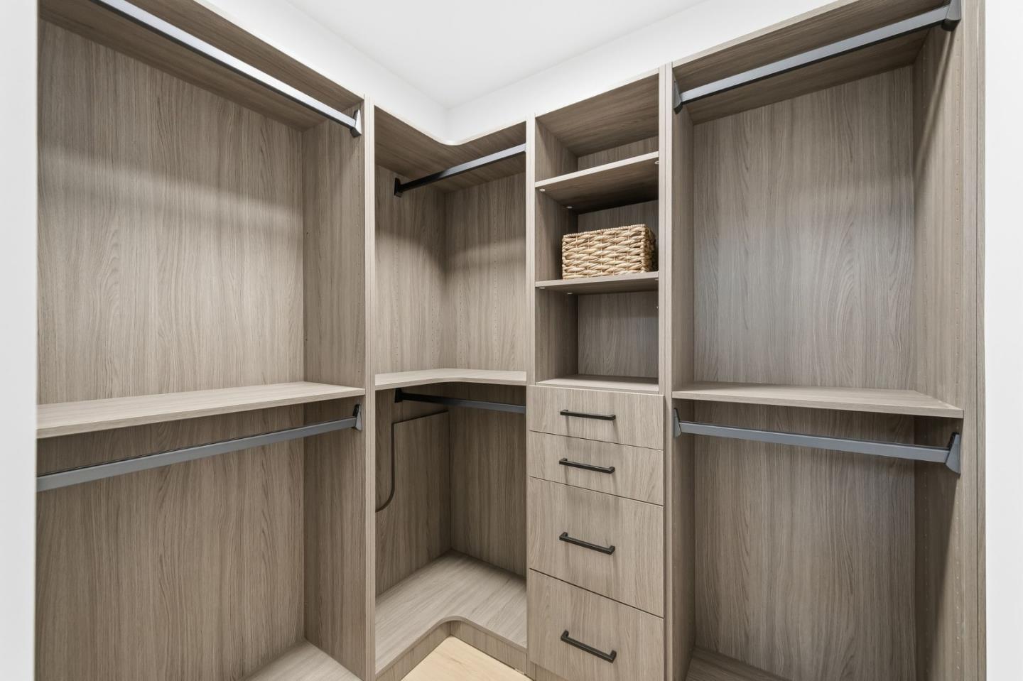 1907 Ticonderoga Drive