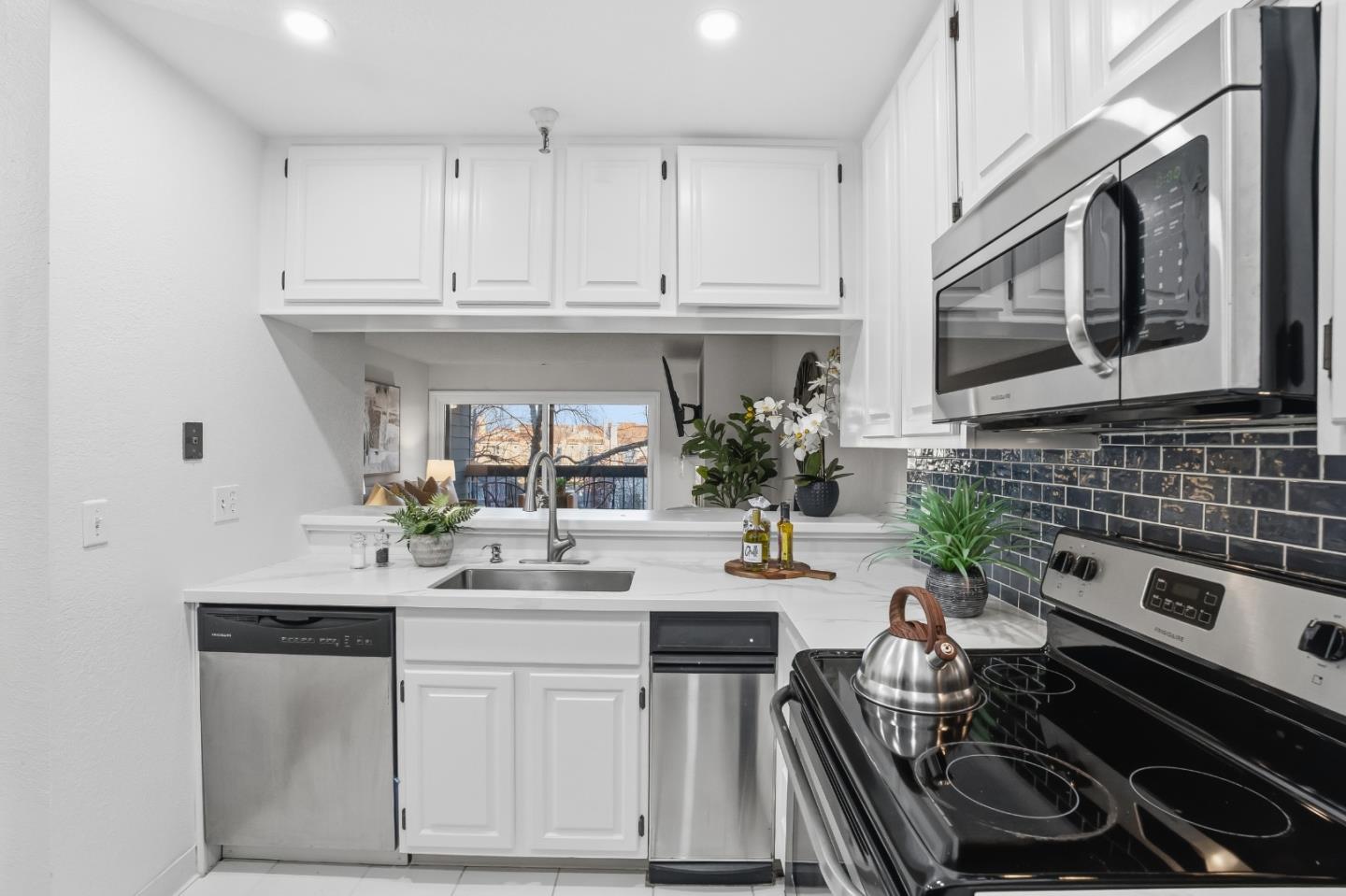 35 West 20th Avenue 203